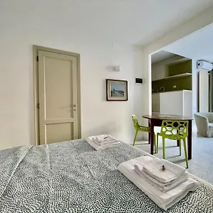 https://modern-apartment-navigli.italymilanhotels.net