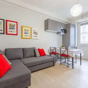 https://darsena-navigli-apt-800-m-far-from-p-ta-genova-m2.italymilanhotels.net